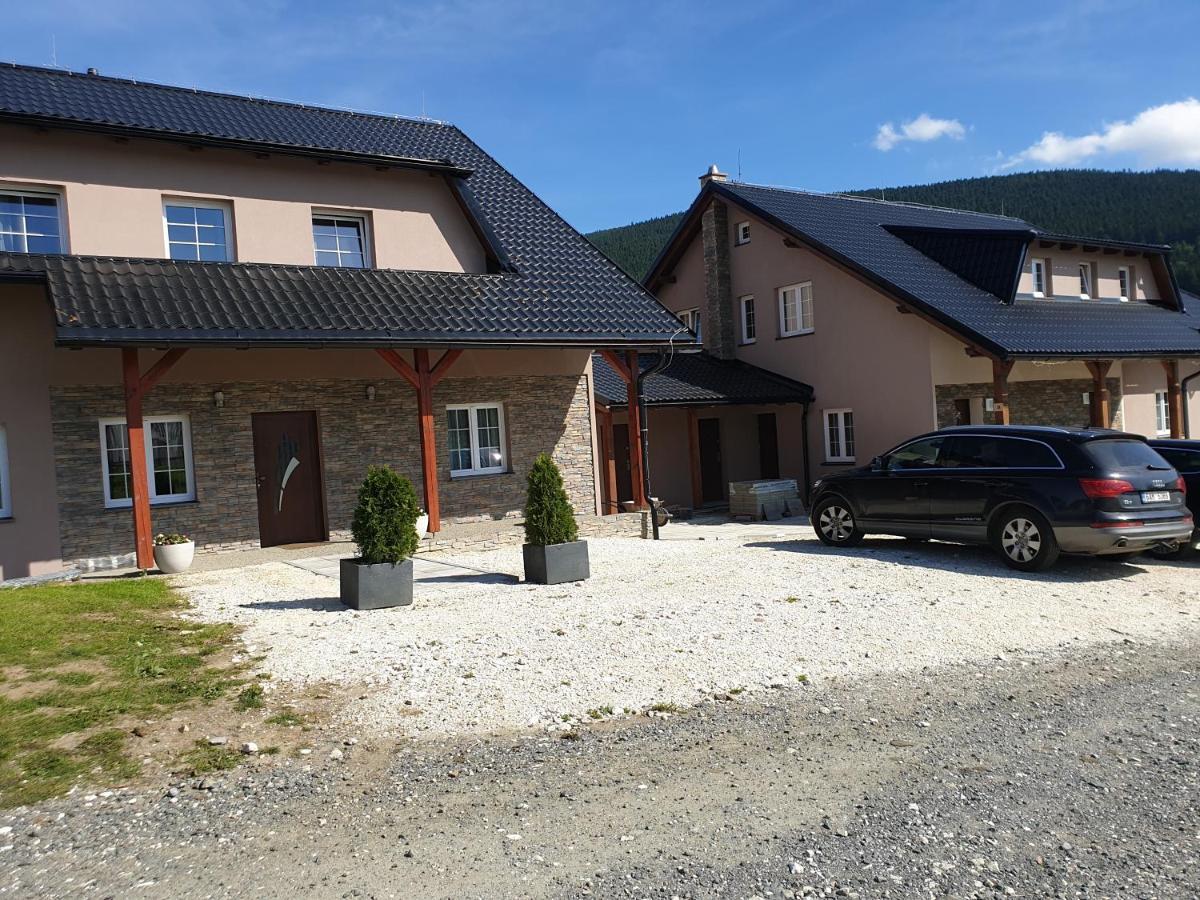 Penzion Parma Ostružná Zewnętrze zdjęcie